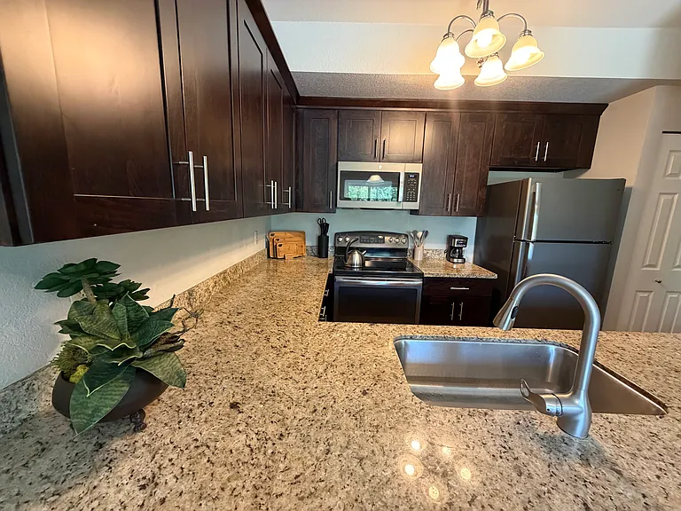 280 NW Holly St #6 — Photo 88