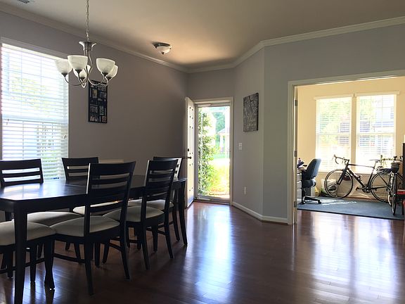 Entry/ Dinning Rm/ Study