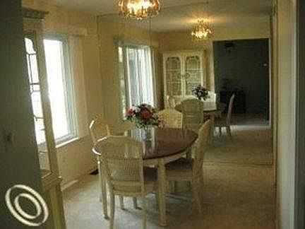 4th image of 1743 Wickham St #1