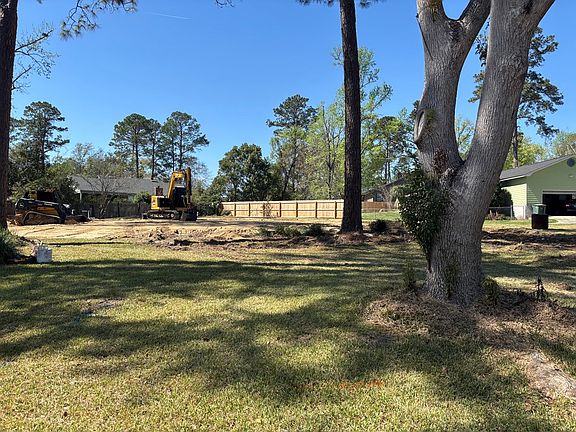 3rd image of 2214 Oakgrove Cir