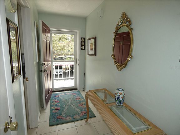 4th image of 300 Clyde Ln APT 204