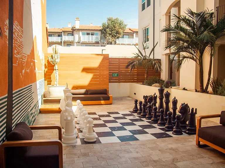 Eddy Redondo Residences — Photo 24