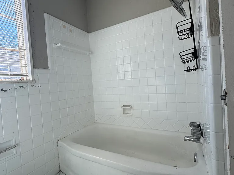 105 Lakeview Dr — Photo 21
