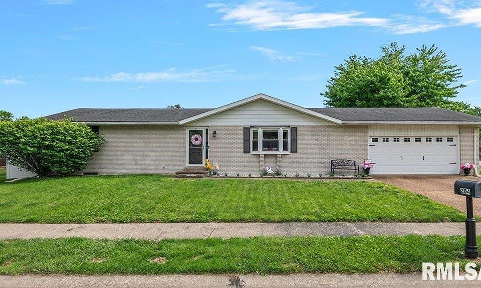 1st image of 204 Buckhorn Dr