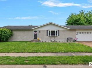 204 Buckhorn Dr, Springfield, IL 62707