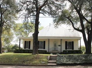 537 W Bell Ave, Rockdale, TX 76567