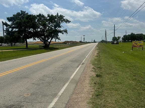 4th image of 17403 Roberts Rd
