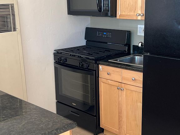 4th image of 3020 Hugo St #26