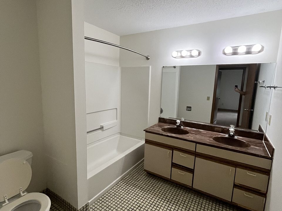 1st image of 1053 Cromwell Ave #11233043
