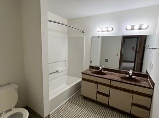 1053 Cromwell Ave #11233043, Saint Paul, MN 55114