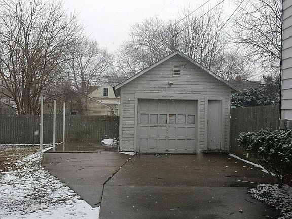 Detached Garage & extra parking