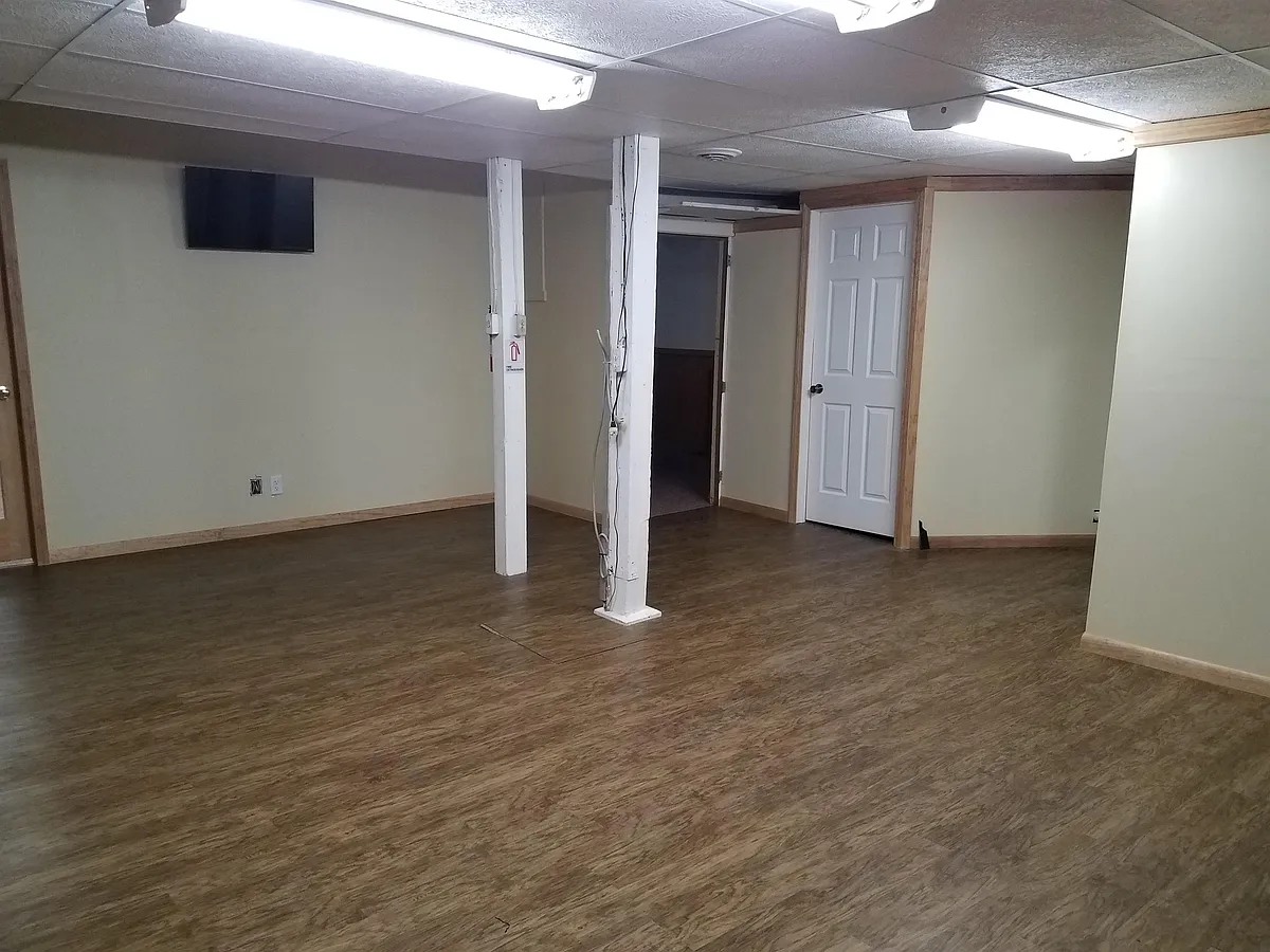 Building Photo - 613 Avenue G