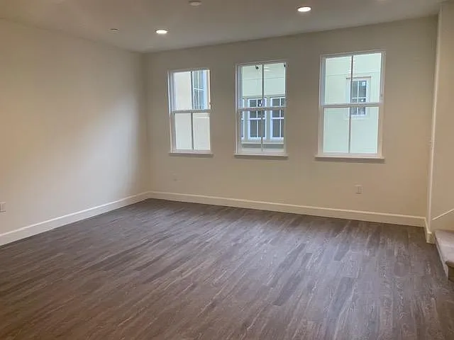 3 bed, 3.5 bath, 1820 sqft, $3,995 — Photo 4