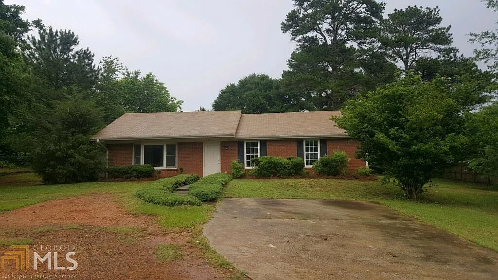 704 Walton Rd photo 1