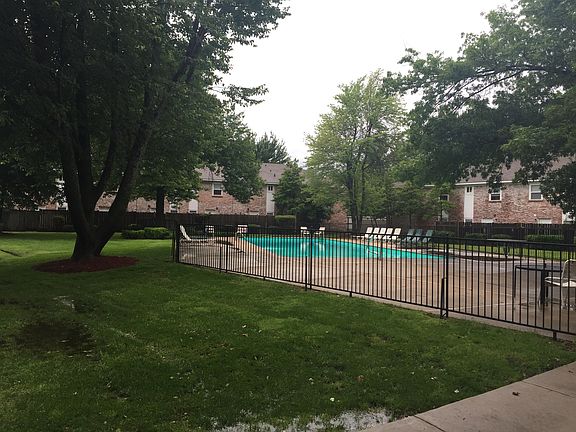 4th image of 1900 N Garland Ave APT 37
