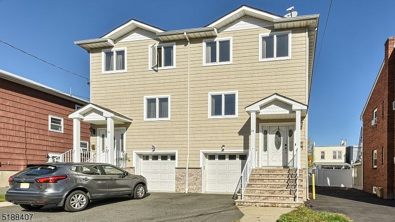 1st image of 34 Carmer Ave