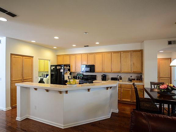 3rd image of 2129 New Hampshire Way