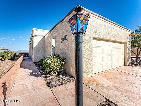 3rd image of 500 W Parkwood Ct
