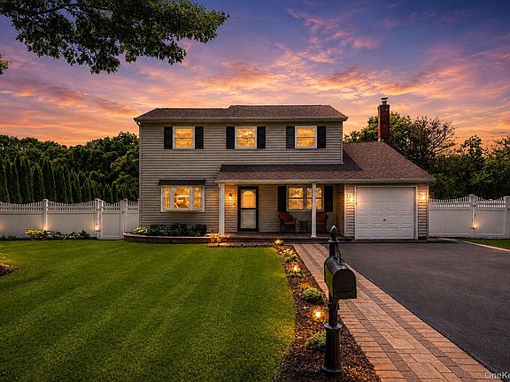 5th image of 320 Peconic Avenue