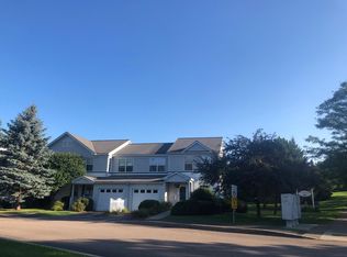 8 Stonington Cir, South Burlington, VT 05403