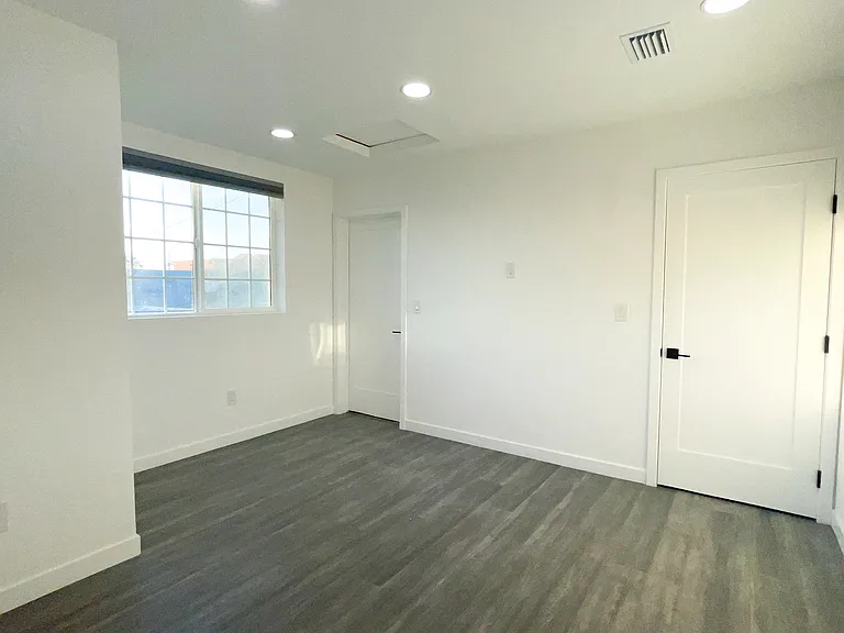 2229 S Palm Grove Ave — Photo 15
