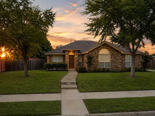 7048 Sample Dr, The Colony, TX 75056