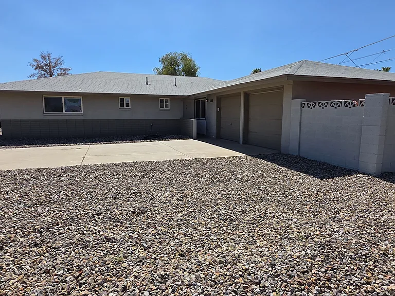 1201 E Barcelona Ave — Photo 5