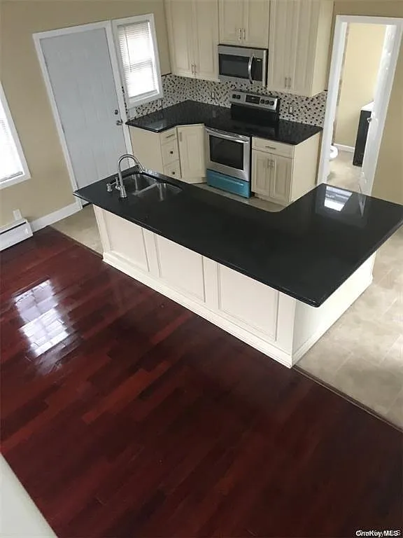 2 bed, 2.0 bath, 1024 sqft, $3,100 — Photo 3
