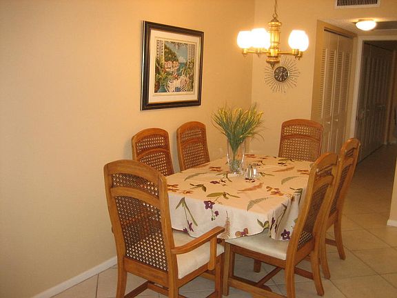 4th image of 4087 Harwood Dr #F
