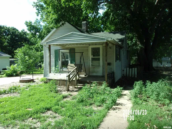 919 W North St #6, Clinton, IL 61727