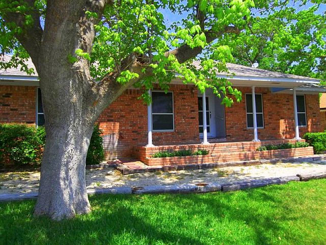1st image of 124 Crescent Dr