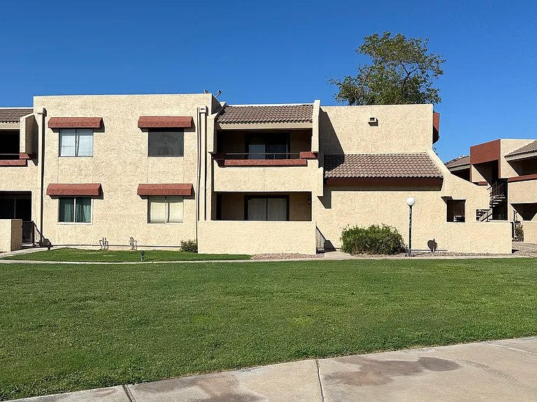10828 N Biltmore Dr #227 — Photo 4