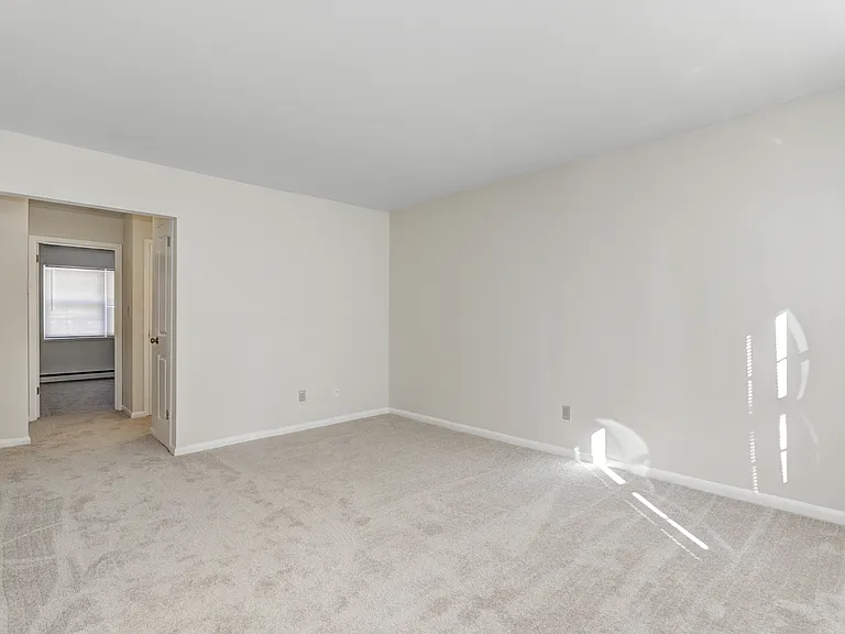 Pine Crest Apartments — Photo 9