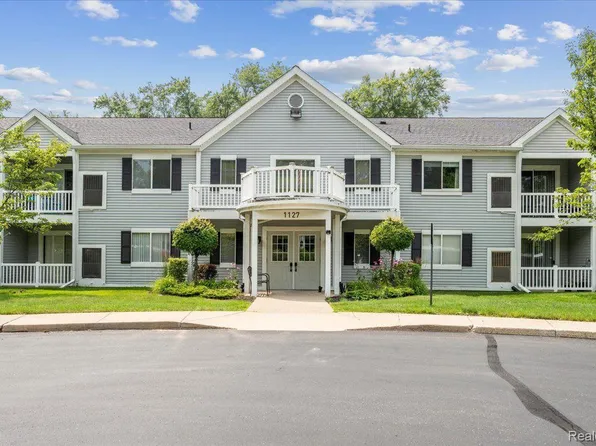 1127 S Lake Dr Unit 109, Novi, MI 48377