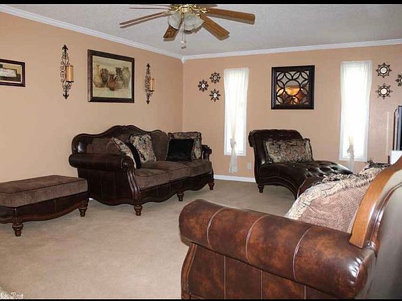 3rd image of 2303 Diane Dr