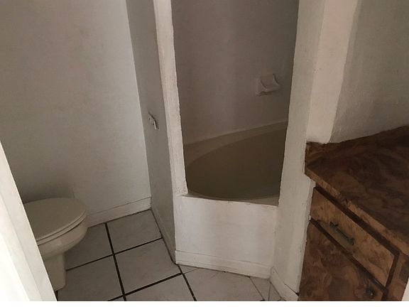5th image of 540 S Eucalyptus St #B