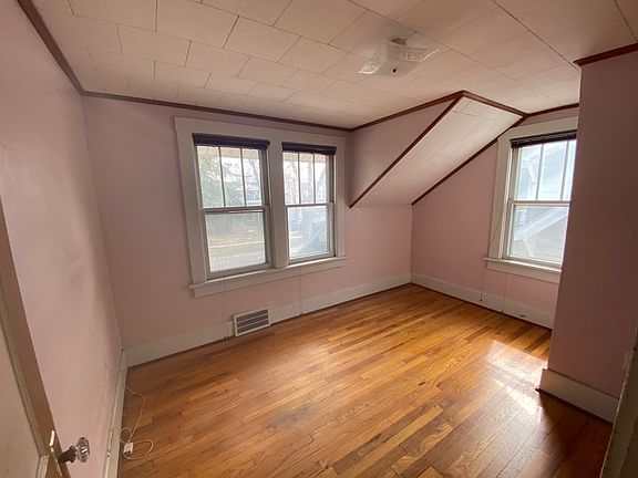 4th image of 935 N Washington Ave