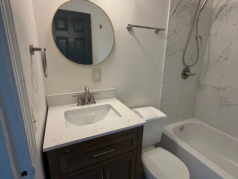 2429 Griffiths Ave — Photo 14