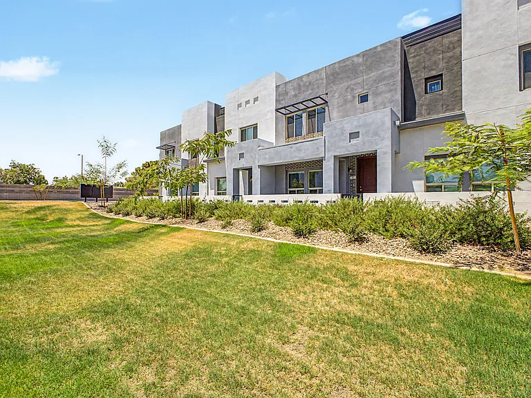 733 E Commonwealth Ave #27 — Photo 6