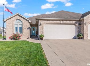 4304 Castle Pines Dr, Springfield, IL 62711