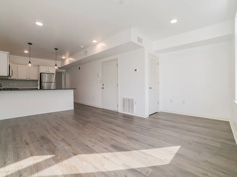 6615 Ridge Avenue — Photo 10