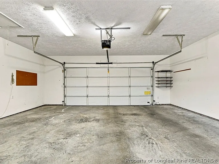 709 Essex Ct — Photo 26