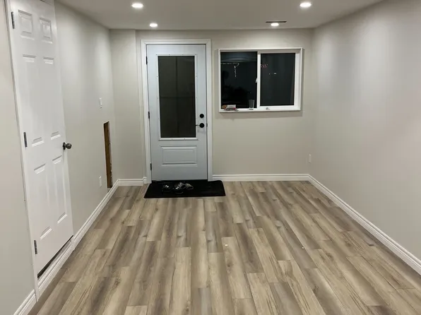 353 Imperial Rd S, Guelph, ON N1K 1L8