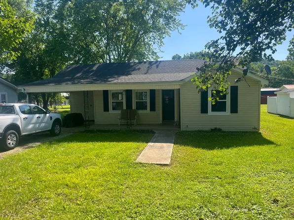 623 Walnut St, Waynesboro, TN 38485