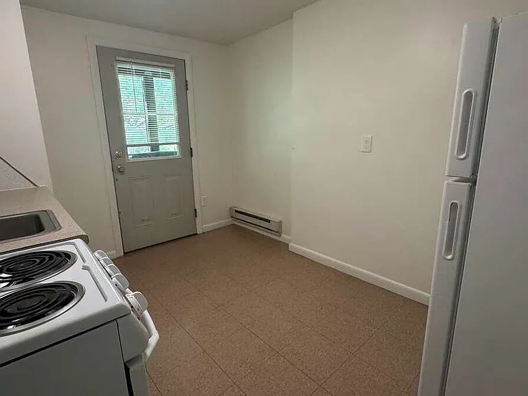 2 Townhouse Dr #A — Photo 2