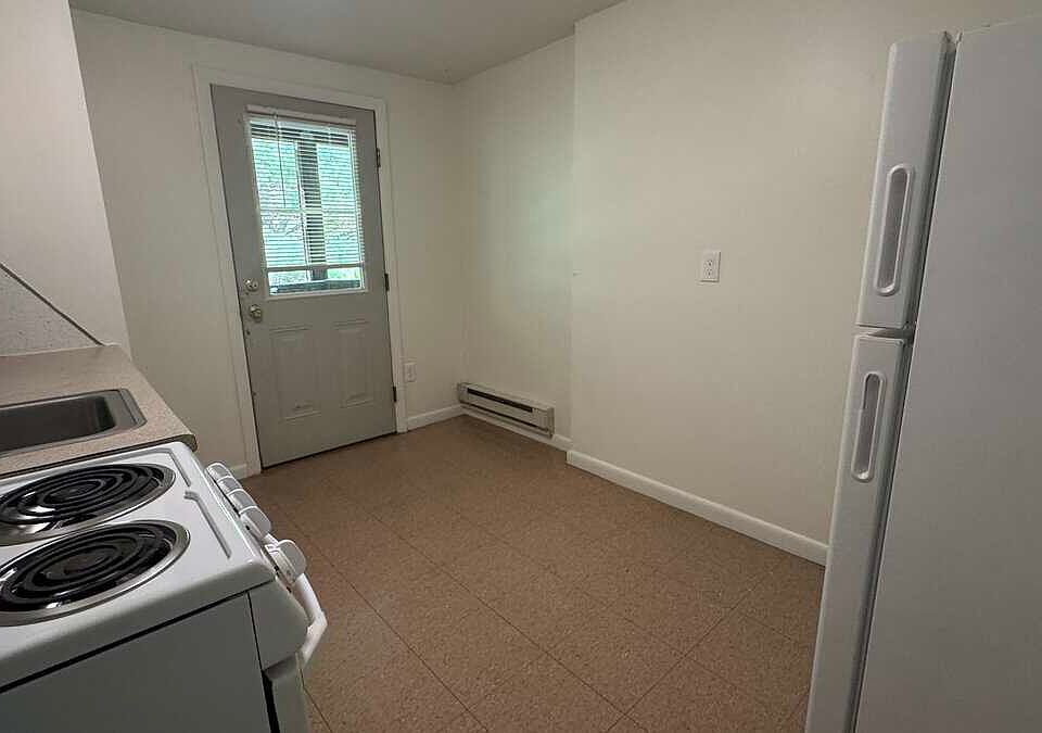 2nd image of 2 Townhouse Dr #A