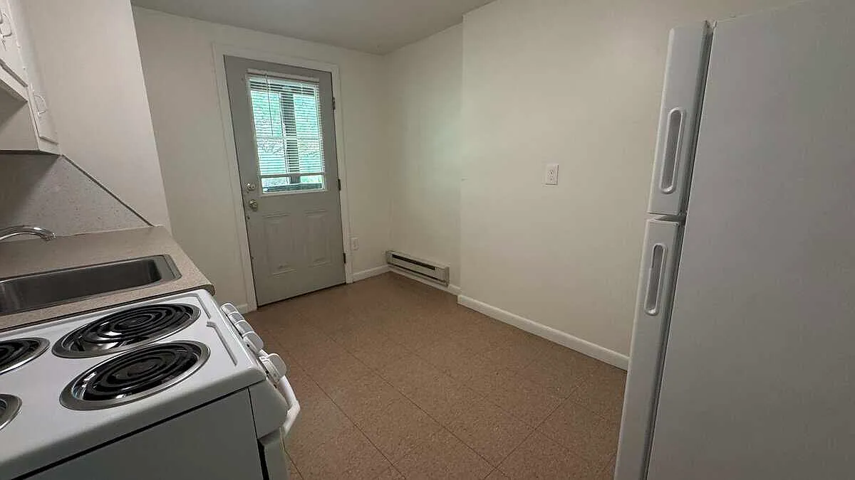 Building Photo - 2 Townhouse Dr #A