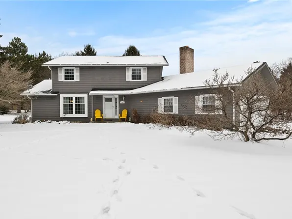 100 Drumlin View Dr, Mendon, NY 14506