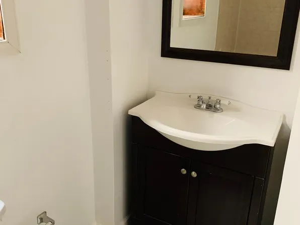 1218 S Broad St #1F, Philadelphia, PA 19146