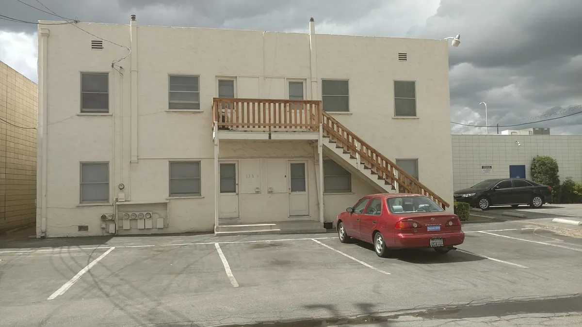 Back of complex - 1302 Chester Ave